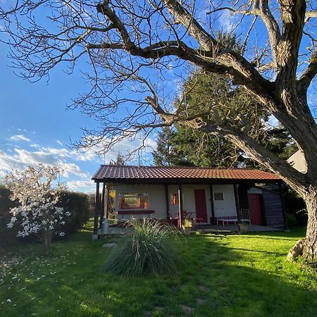 Mobilhome Sous Chalet En Bois A La Ferme Josnes المظهر الخارجي الصورة