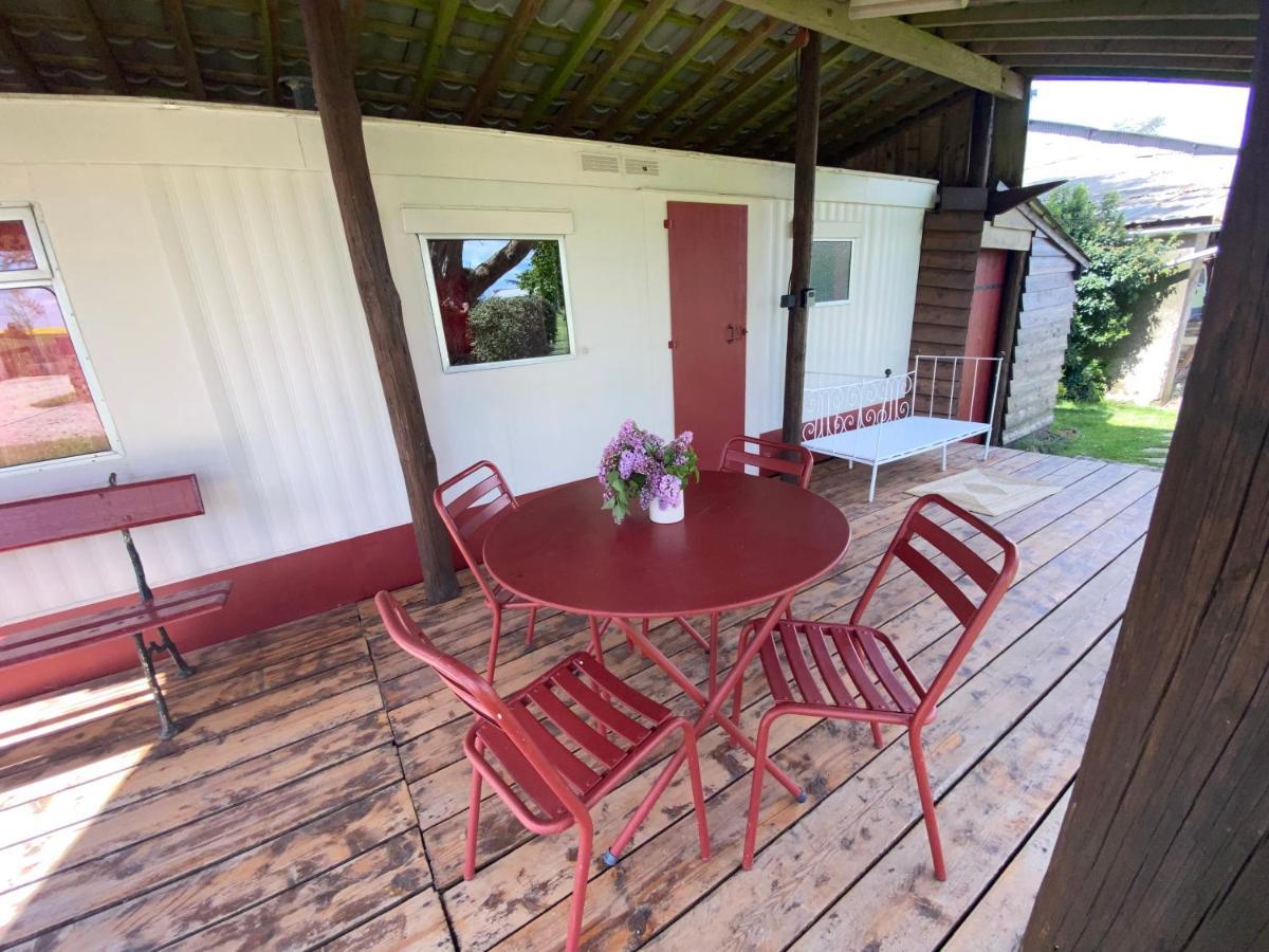 Mobilhome Sous Chalet En Bois A La Ferme Josnes المظهر الخارجي الصورة